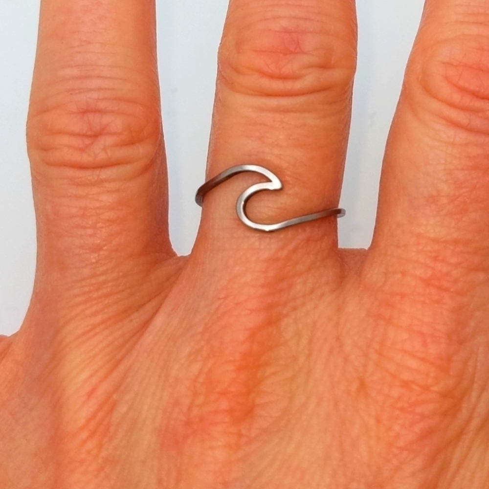 Minimalist Silver Wave Ring